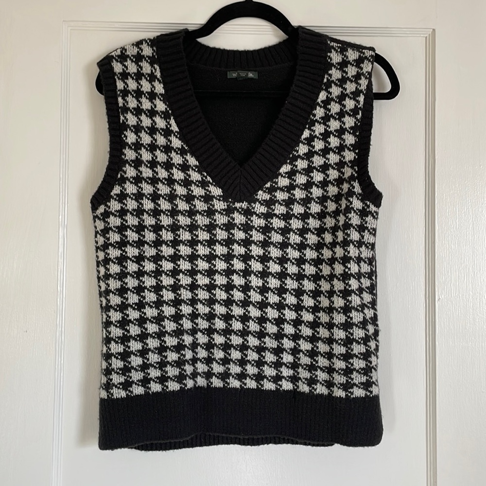 Sweater vest